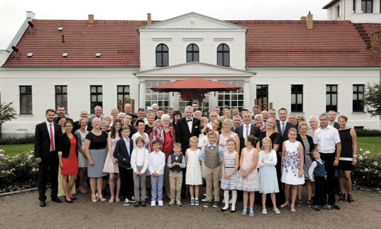 Hochzeitsbild Gruppe Familie