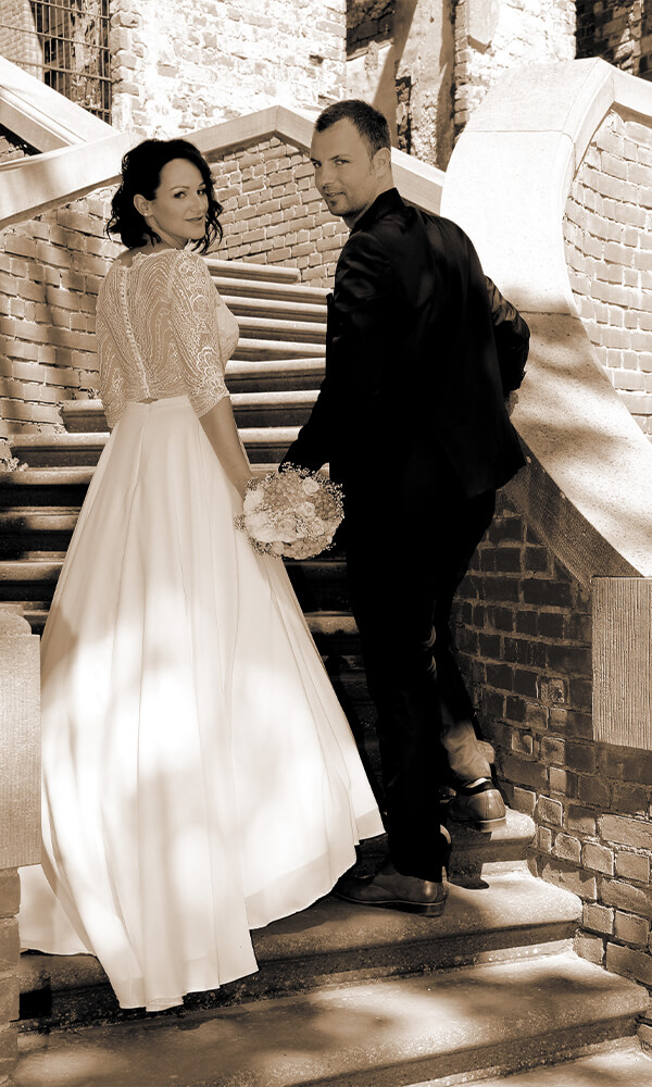 Hochzeitsbild Mann und Frau in sepia