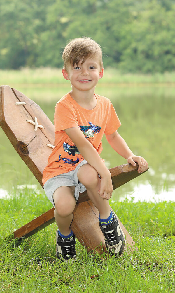 Kindergarten Bild Kind Holzstuhl